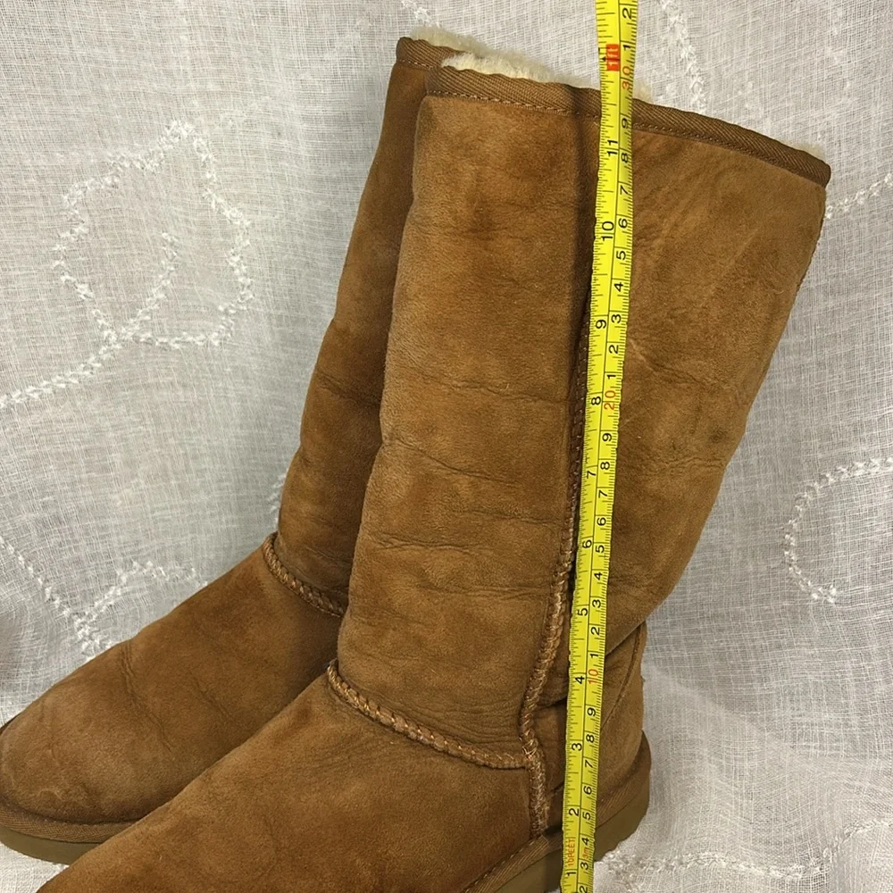 UGG almost new leather sheep skin boots